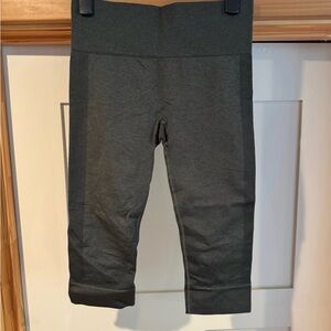 Lululemon cropped olive green leggings